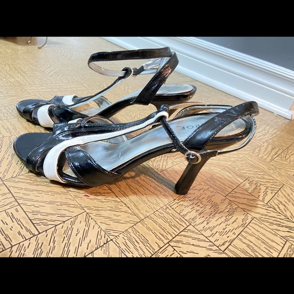 Black and white heels for sale - Picture 4 of 4